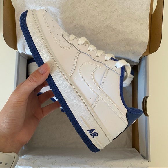 Air Force 1 - Picture 3 of 8